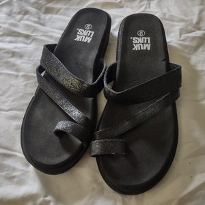 Women's MUK LUKS size 9